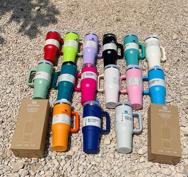 ماگ استنلی دسته دار(۱.۱۸ لیتر ) Quencher H2.O Tumbler طرح ساده