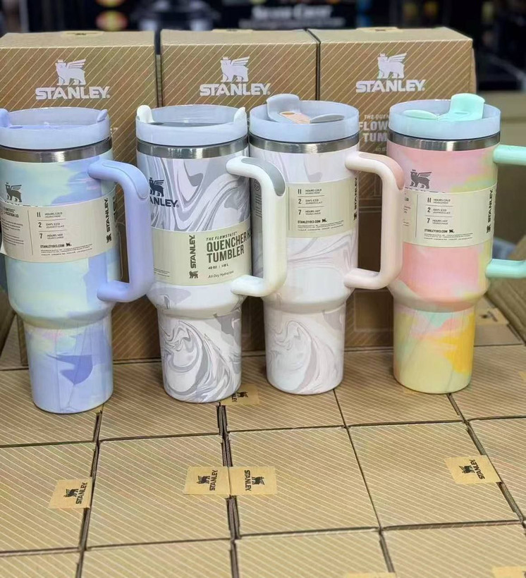 ماگ استنلی دسته دار(۱.۱۸ لیتر ) Quencher H2.O Tumbler طرح رگه دار