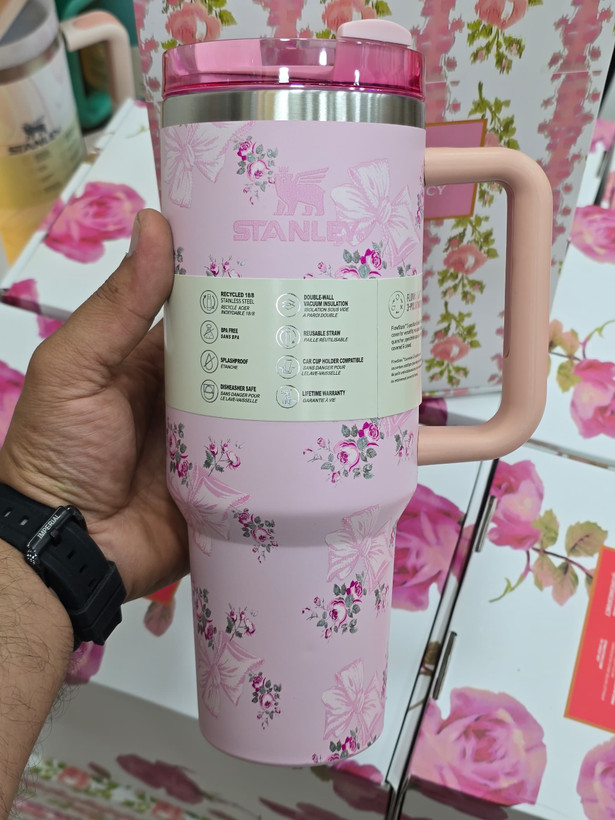 ماگ استنلی دسته دار طرح کادویی همراه با جعبه زیبا (۱.۱۸ لیتر ) Quencher H2.O Tumbler