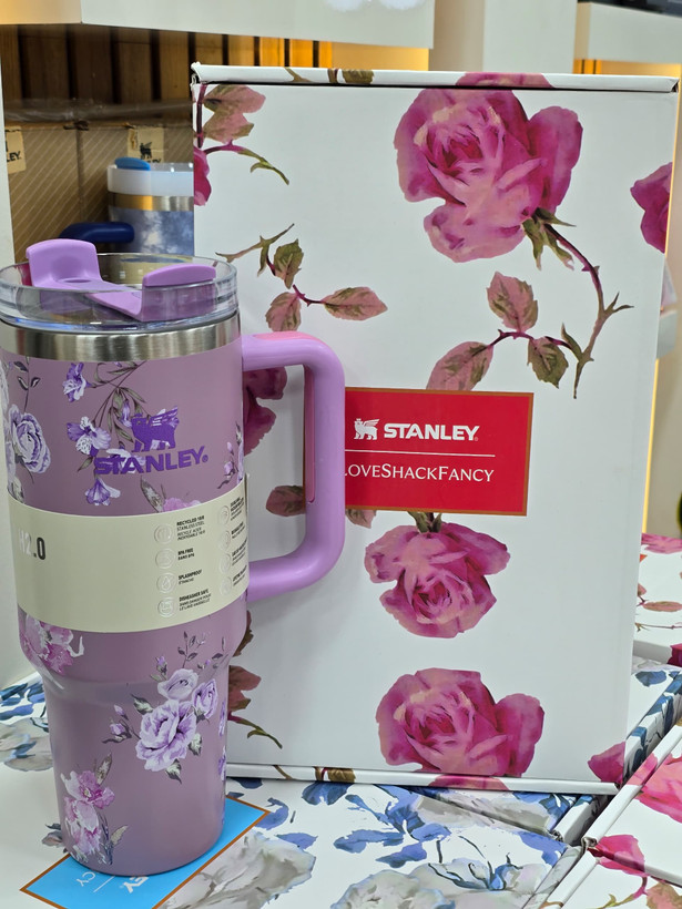 ماگ استنلی دسته دار طرح کادویی همراه با جعبه زیبا (۱.۱۸ لیتر ) Quencher H2.O Tumbler