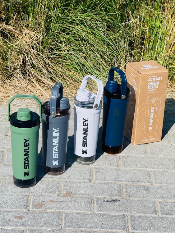 شیکر استنلی ۵۹۰ میلی لیتر مخزن دار مدل Activate Shaker Bottle