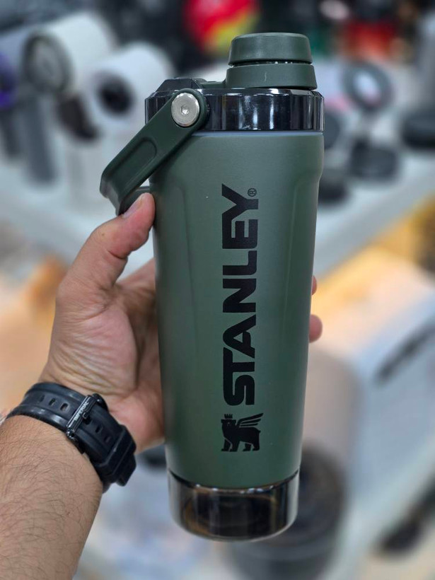 شیکر استنلی ۵۹۰ میلی لیتر مخزن دار مدل Activate Shaker Bottle